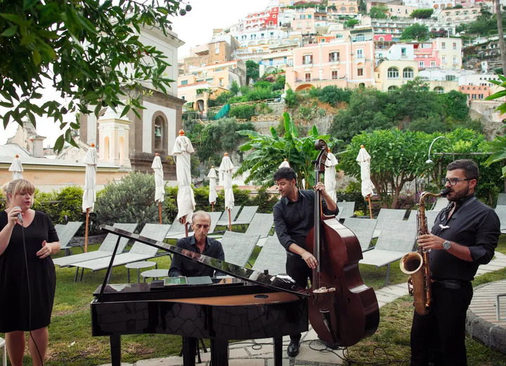 The Amalfi Wedding Singer - performance photo 15