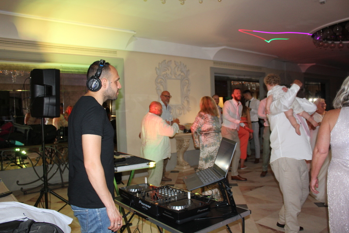DJ Crescendo - performance photo 18