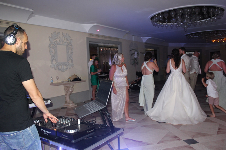 DJ Crescendo - performance photo 8