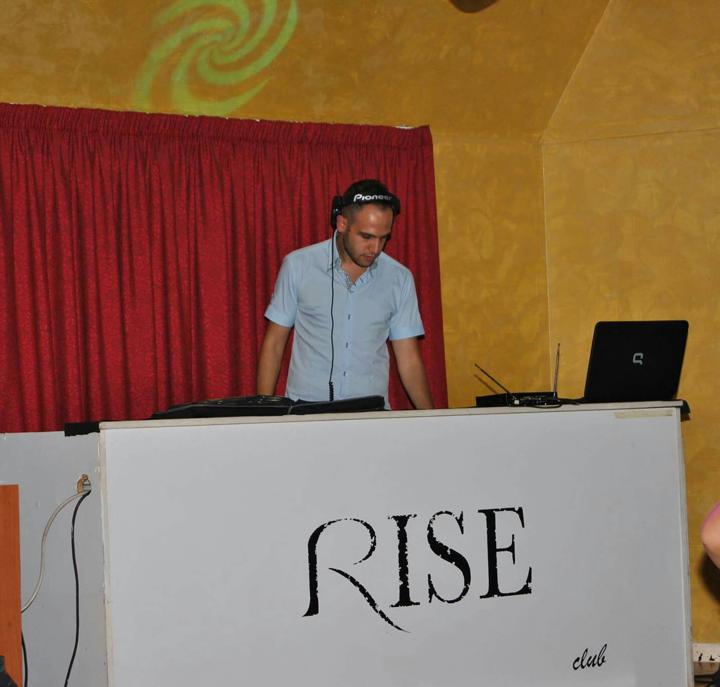 DJ Crescendo - performance photo 25