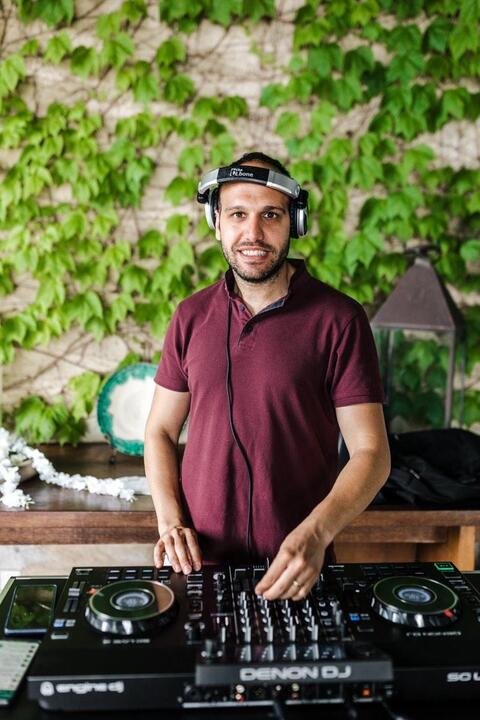 DJ Crescendo - performance photo 4