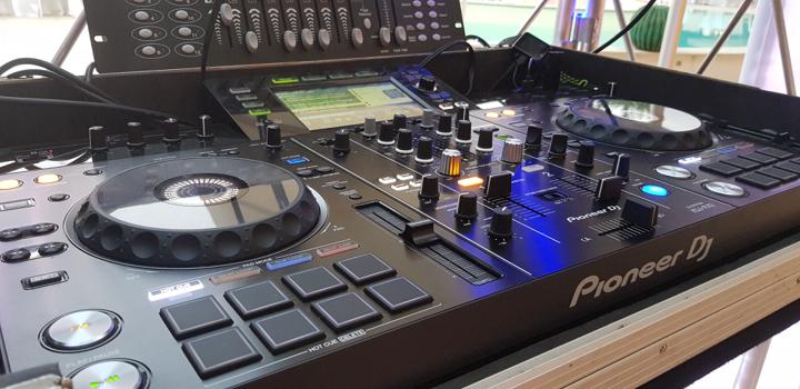 DJ Giuseppe - performance photo 6