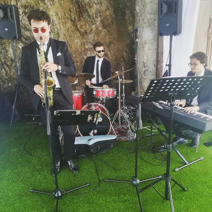The Naples Swing Band - performance photo 6