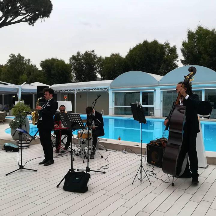 The Naples Swing Band - performance photo 5
