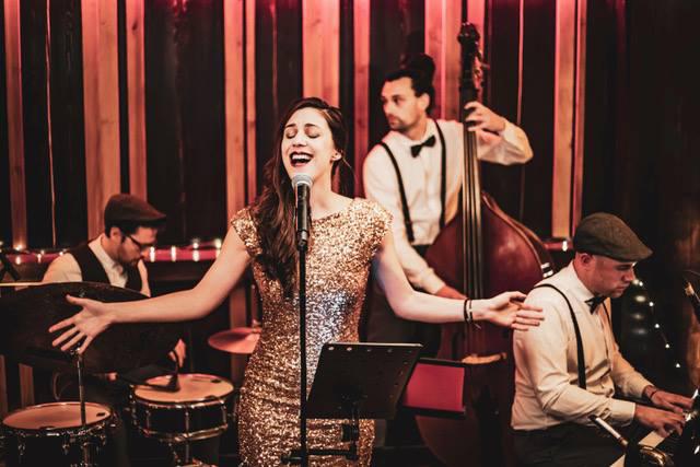 Silver Moon Jazz Band - performance photo 13