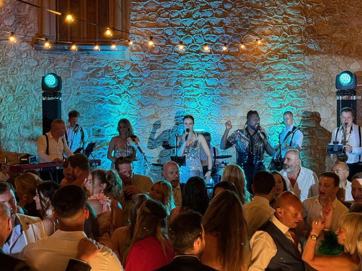 MOJO - performance photo 19