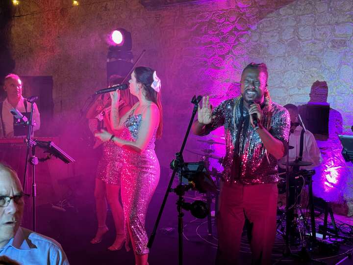 MOJO - performance photo 15