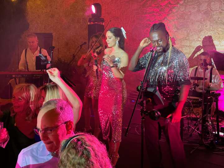 MOJO - performance photo 7