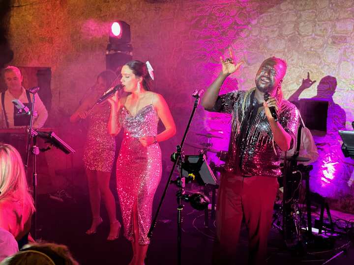 MOJO - performance photo 14