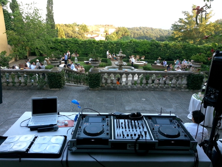The Tuscany Wedding DJ - performance photo 16