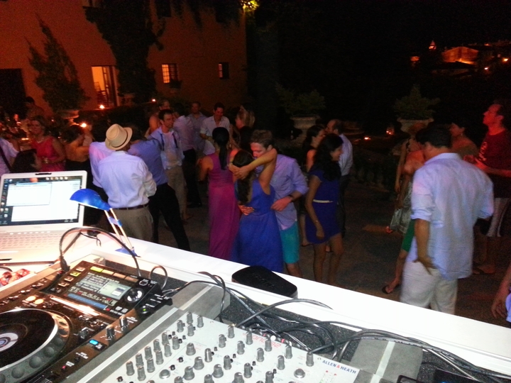 The Tuscany Wedding DJ - performance photo 17