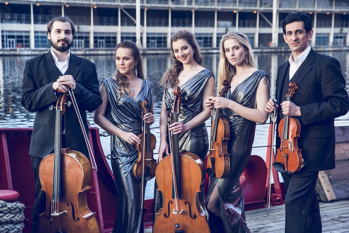 Mythos Strings