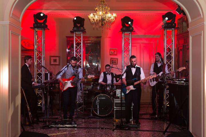 The Milan Party Band - performance photo 27