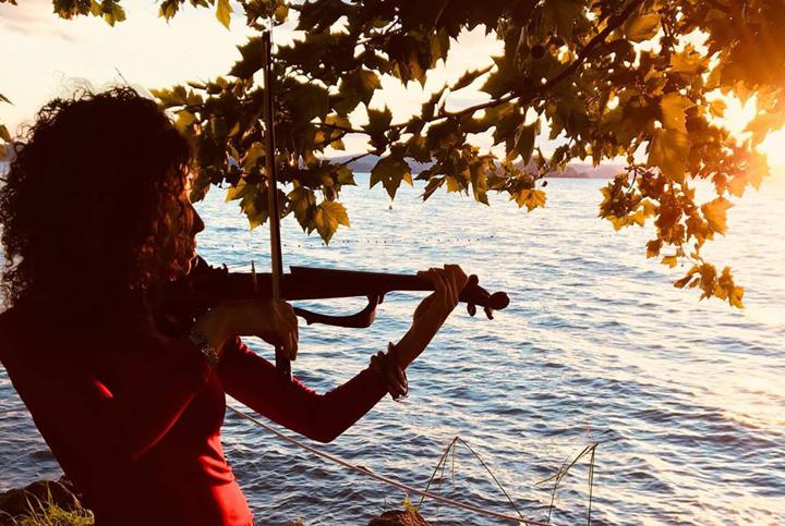 Laura Violin - performance photo 4