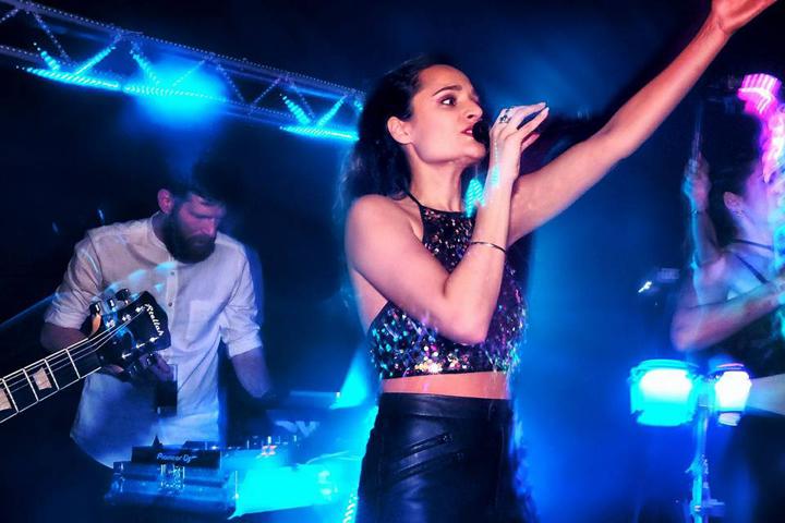 Voxxy & DJ - performance photo 23