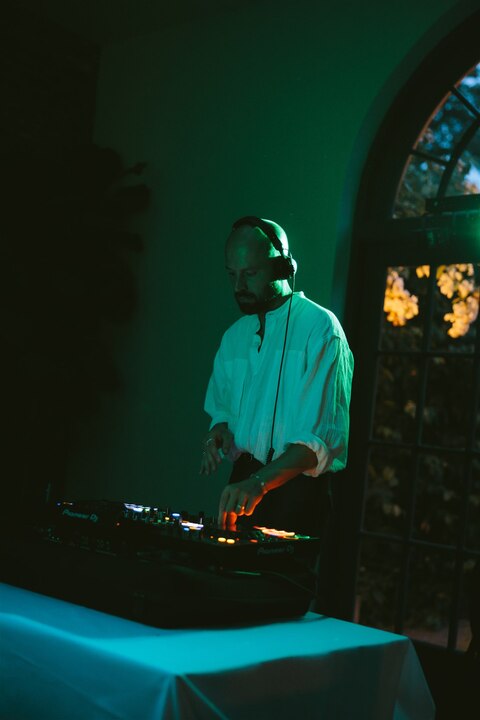 DJ George Jonathan - performance photo 8