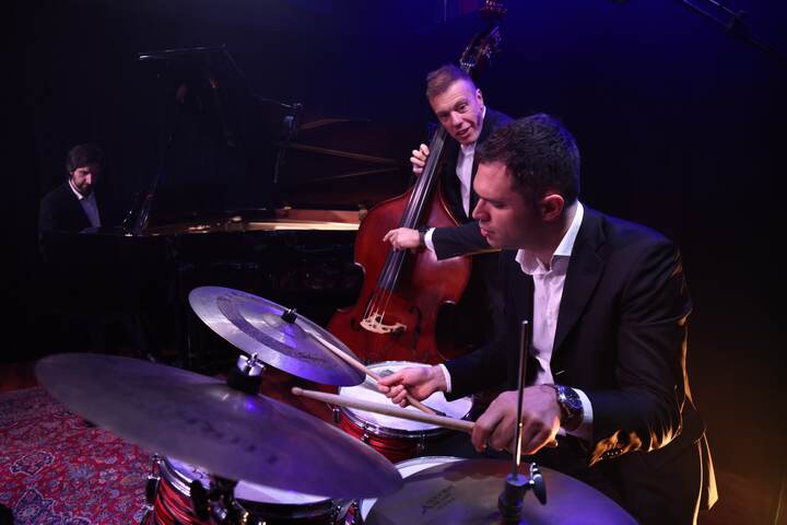 The Italian Riviera Swing Band - performance photo 6