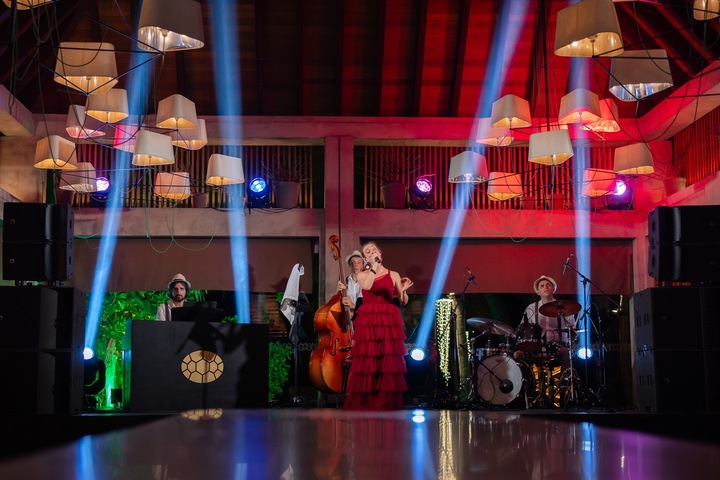 The Italian Riviera Swing Band - performance photo 7