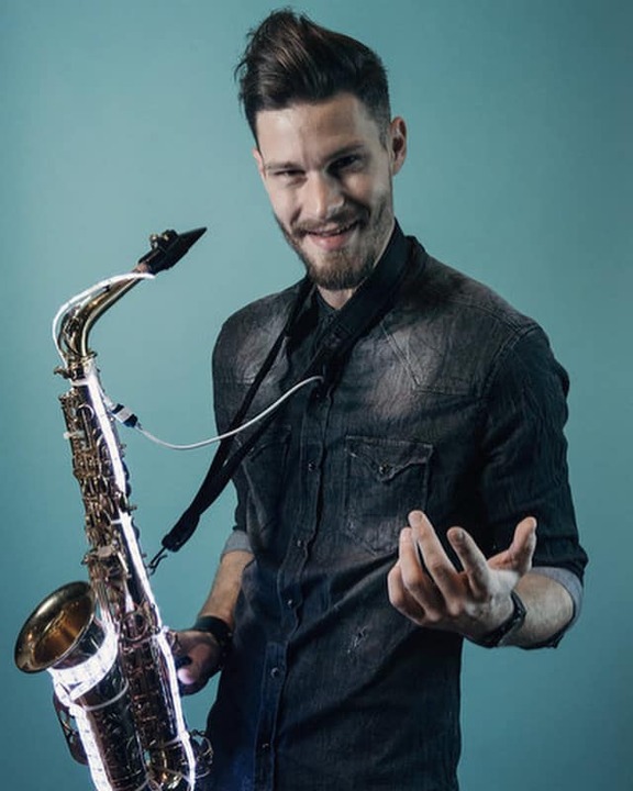 Tuscany Sax & DJ - performance photo 12