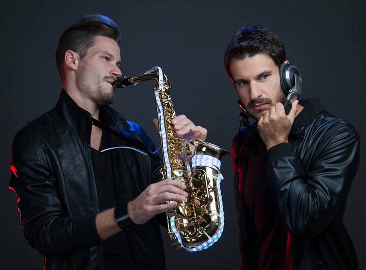 Tuscany Sax & DJ - performance photo 13