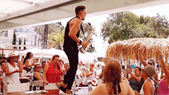 Tuscany Sax & DJ - performance photo 31