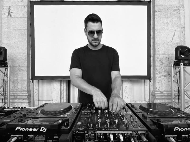 Tuscany Sax & DJ - performance photo 25