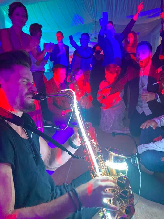 Tuscany Sax & DJ - performance photo 22