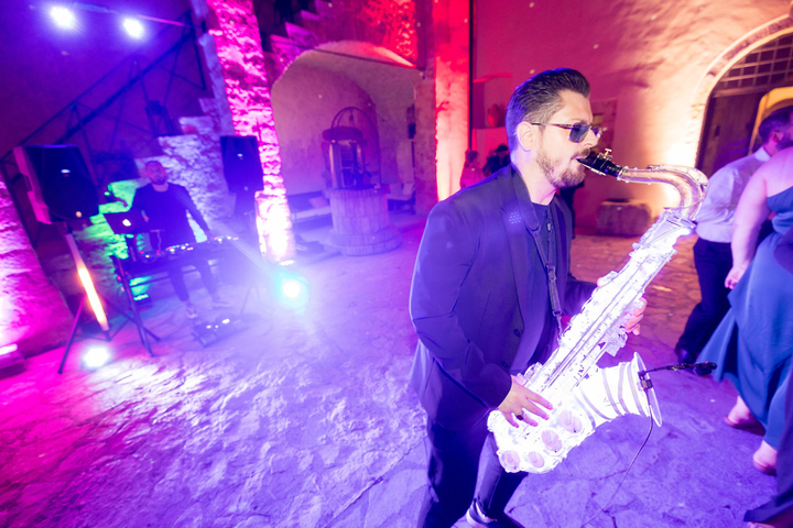 DJ Zano - performance photo 4