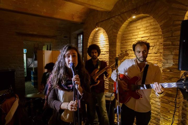 The Curious Groove Band - performance photo 7