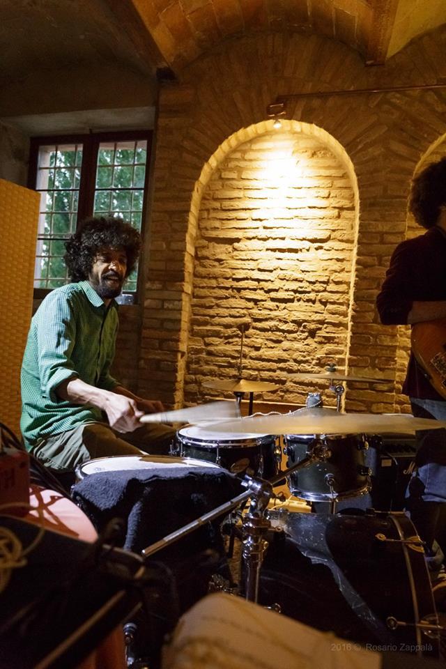 The Curious Groove Band - performance photo 26