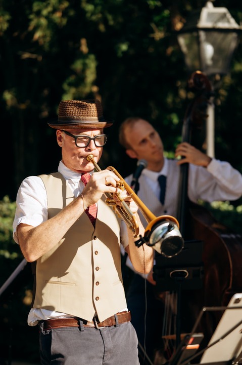 The Suits Jazz Band - performance photo 2
