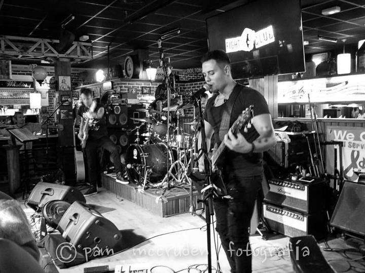 The Fighters - performance photo 19