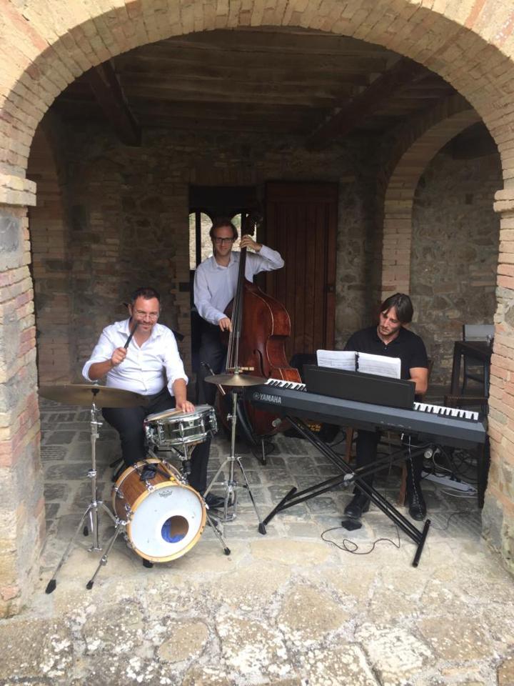 The Italian Jazz Trio - performance photo 12