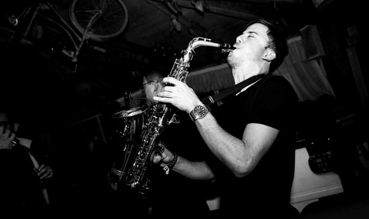 Double Sax & DJ - performance photo 90