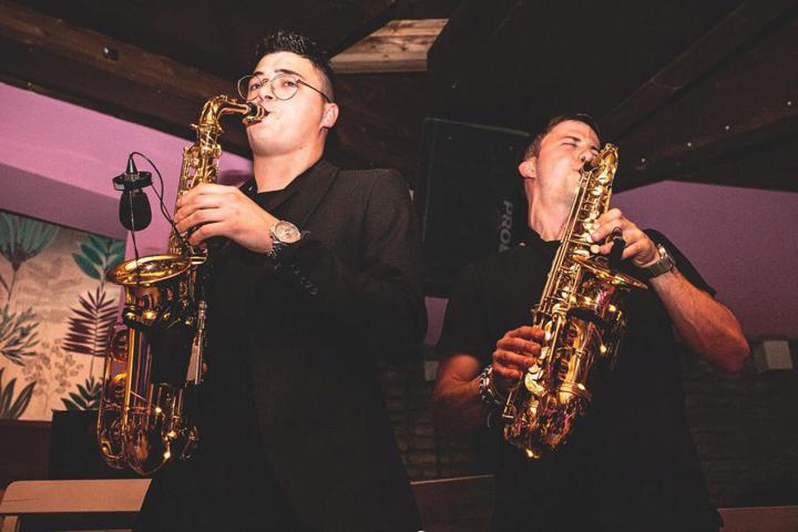Double Sax & DJ - performance photo 98