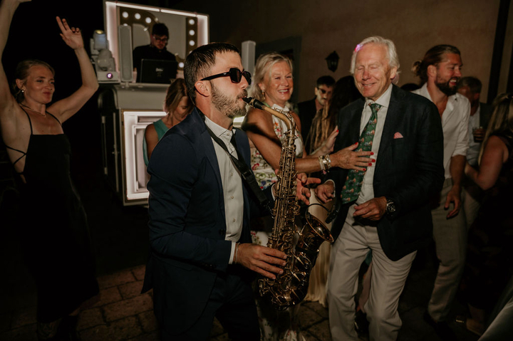 Double Sax & DJ - performance photo 1