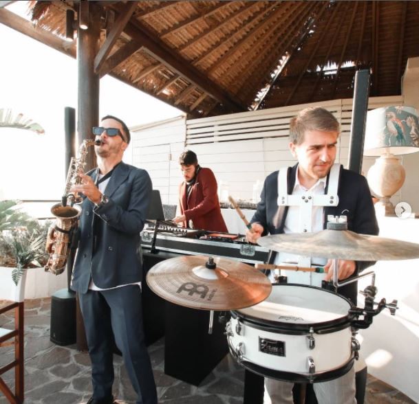 Double Sax & DJ - performance photo 100
