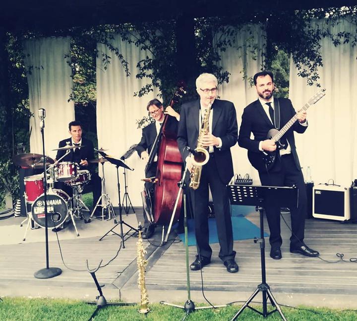 French Swing Band - performance photo 18
