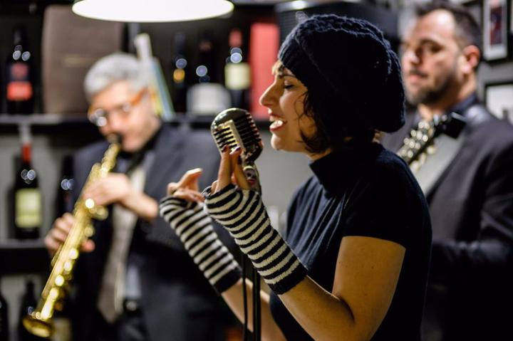 French Swing Band - performance photo 2