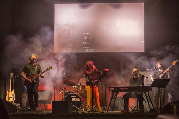 Traffic Lights - performance photo 13
