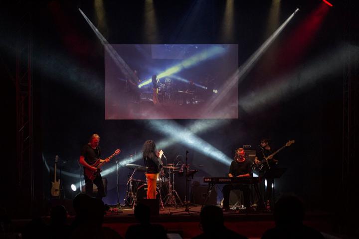 Traffic Lights - performance photo 11