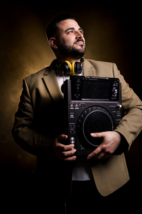 DJ Gius - performance photo 1