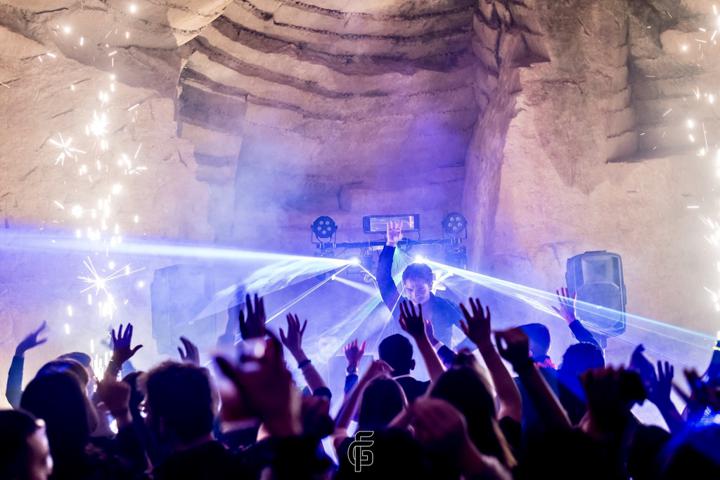 DJ Gius - performance photo 2