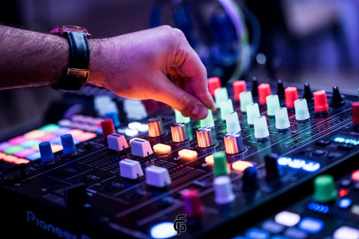 DJ Gius - performance photo 16