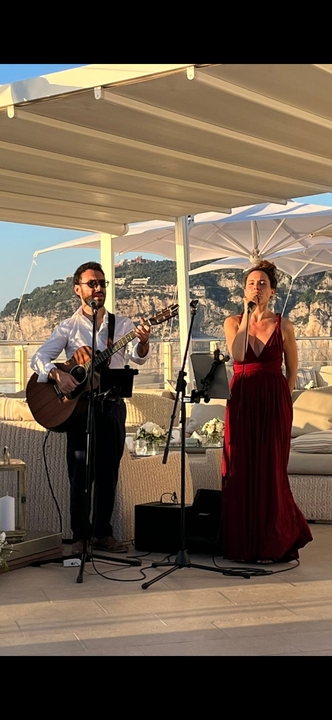 The Florence Acoustic Duo - performance photo 12