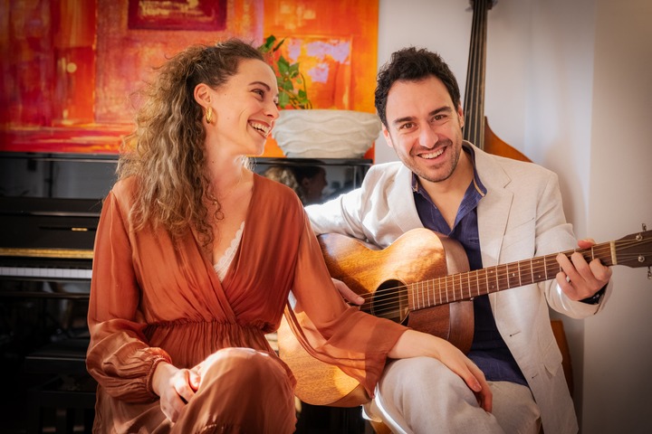 The Florence Acoustic Duo - performance photo 4