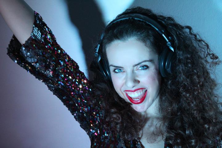 DJ Singer Carmen