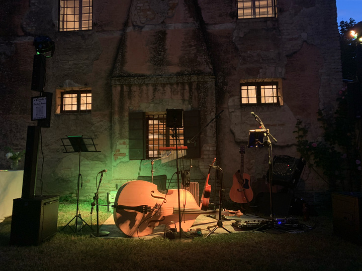 The Honey Crew - performance photo 6