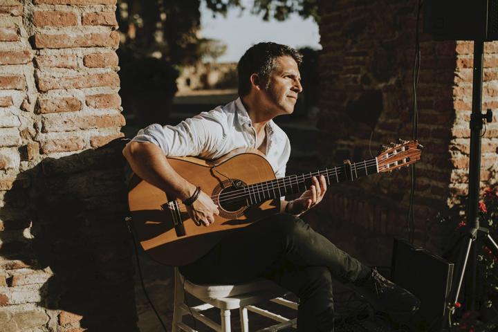 Costa Del Sol Guitarist