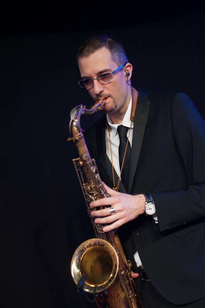 Gravity - performance photo 15